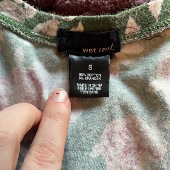 Floral T-Shirt Wet Seal - Picture 4 of 4